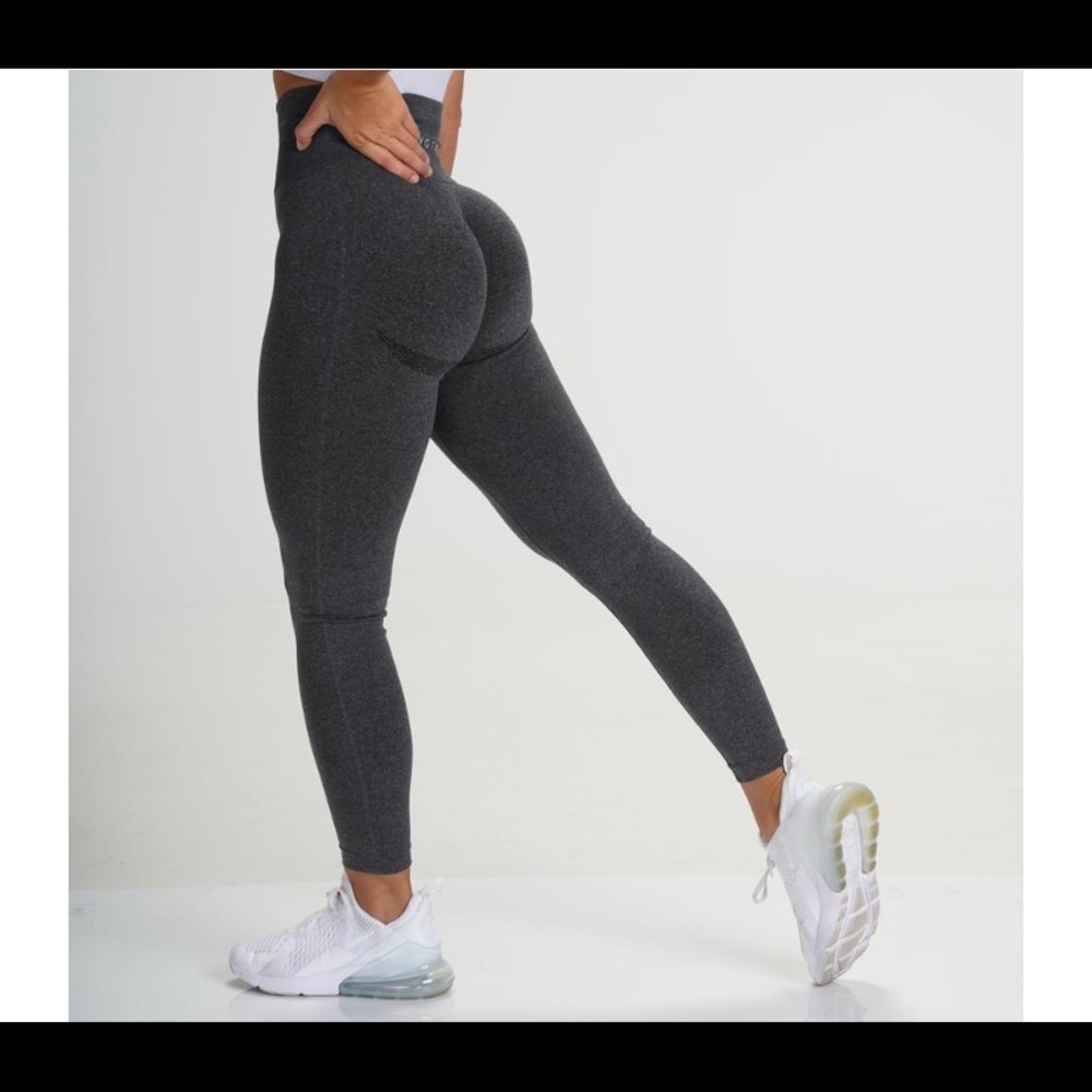 NVGTN black speckled seamless leggings size XS